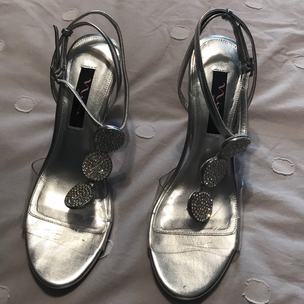 Clear vinyl wedge